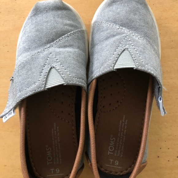 Toms boy shoes - Picture 2 of 2